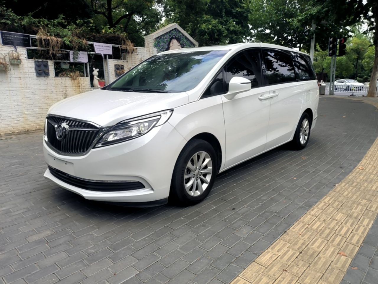 GL8 2017 ES 28T Comfort China V