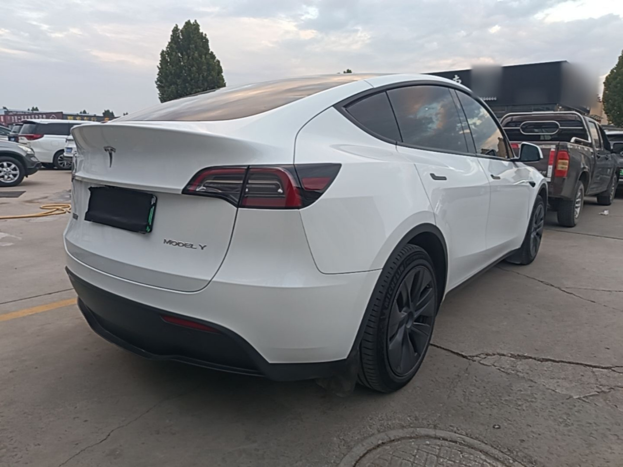 Model Y 2024 RWD photo 4