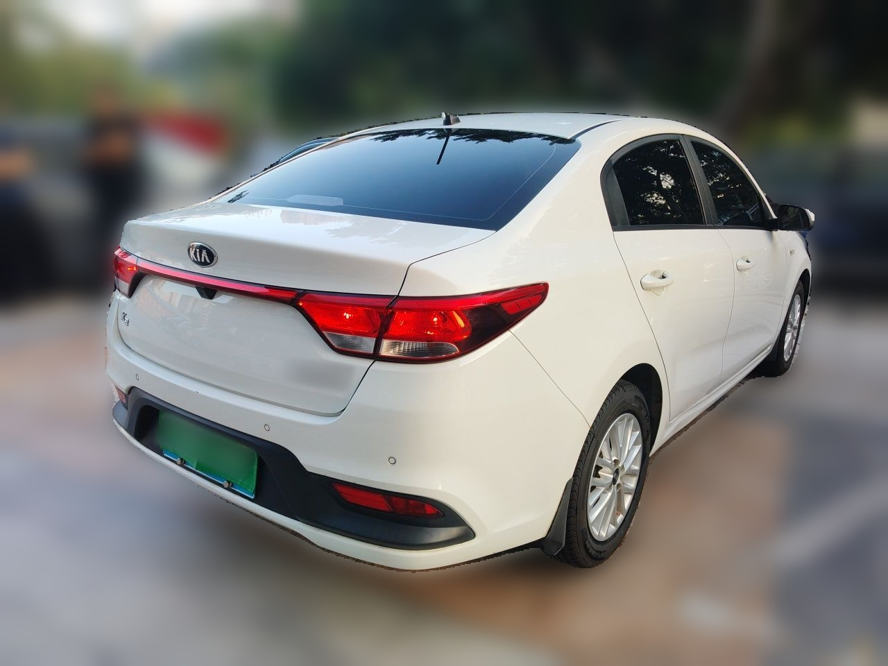 K2 2017 Sedan 1.4L AT GLS photo 4