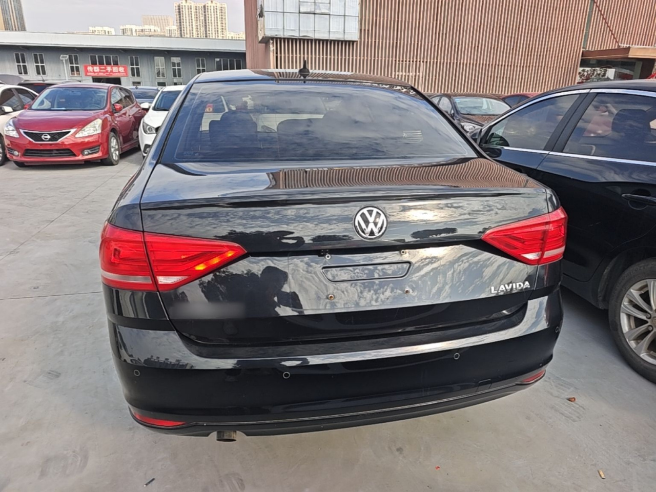 Lavida 2017 1.6L AT photo 3