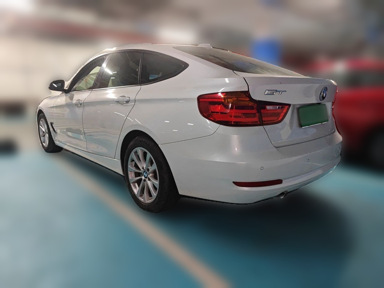3 SeriesGT 2014 320i Leading photo 4