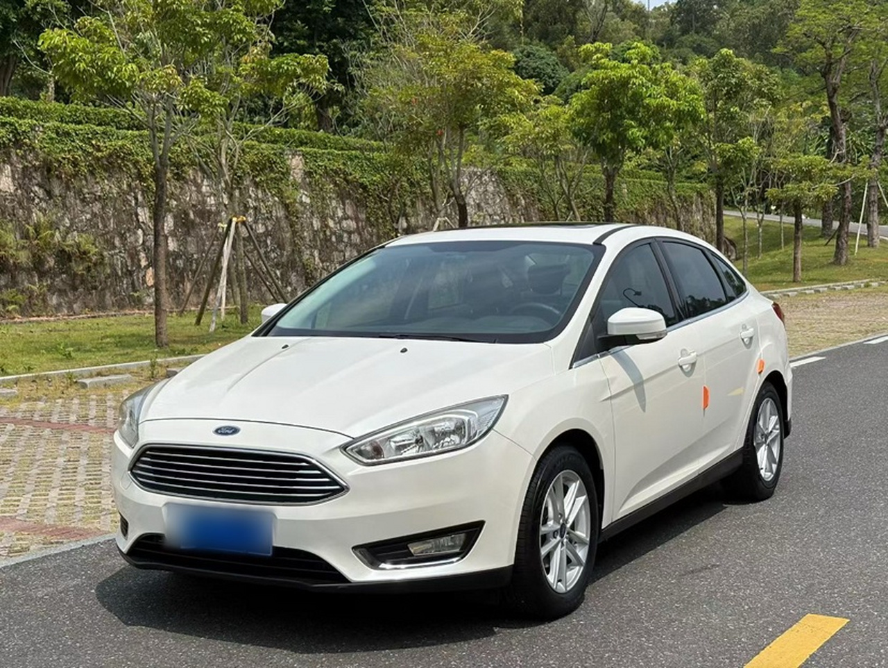 Focus 2017 Sedan EcoBoost 180 AT Elite