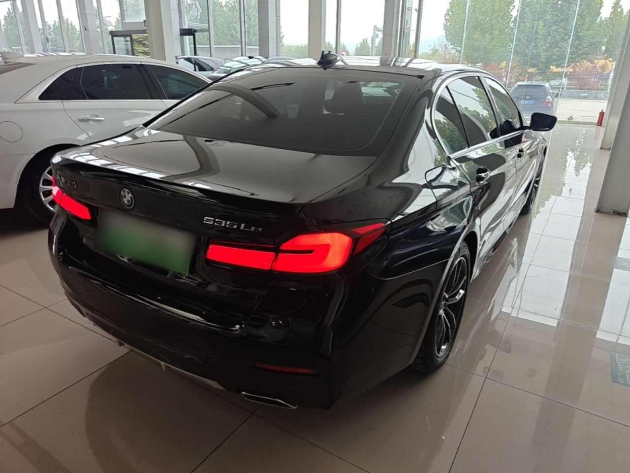 5 Series EV 2022 535Le M Sport Package photo 4