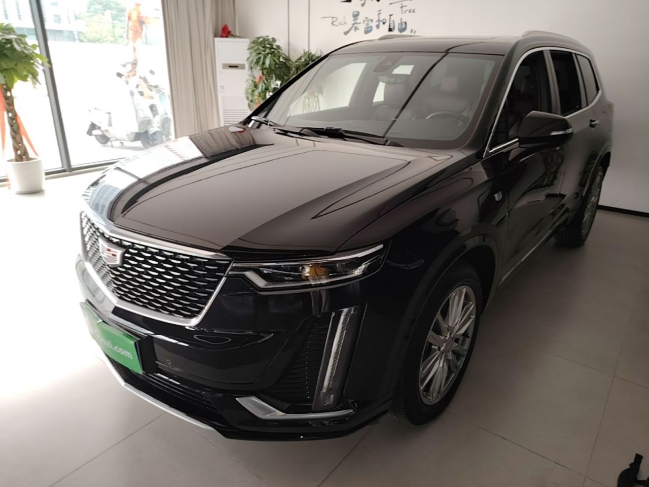 XT6 2022 2.0T 6-Seater AWD Luxury