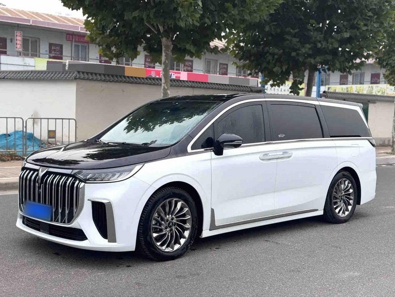 Voyah Dreamer 2024 PHEV Extended Range Flagship