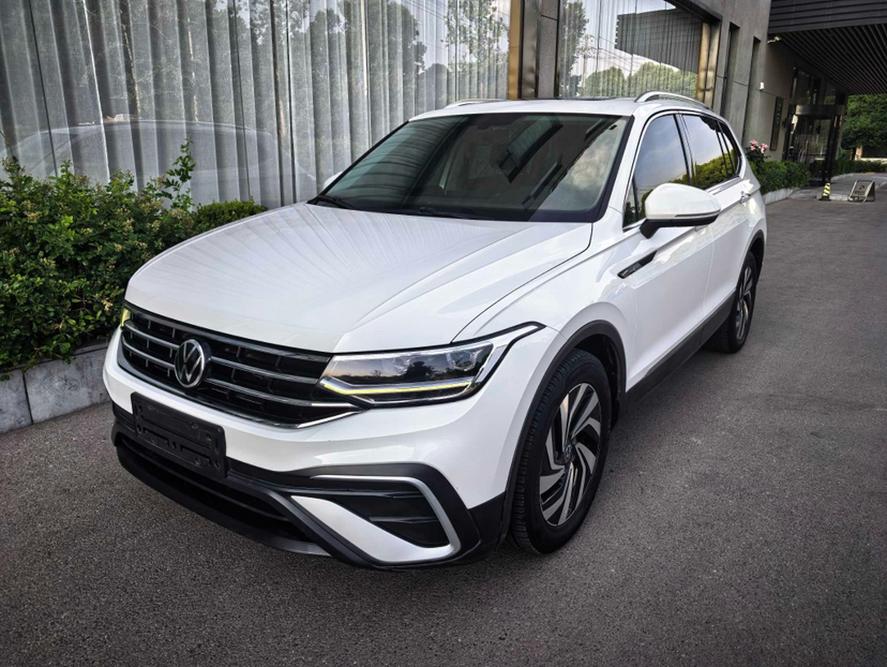 Tiguan L 2022 330TSI AT RWD Smart