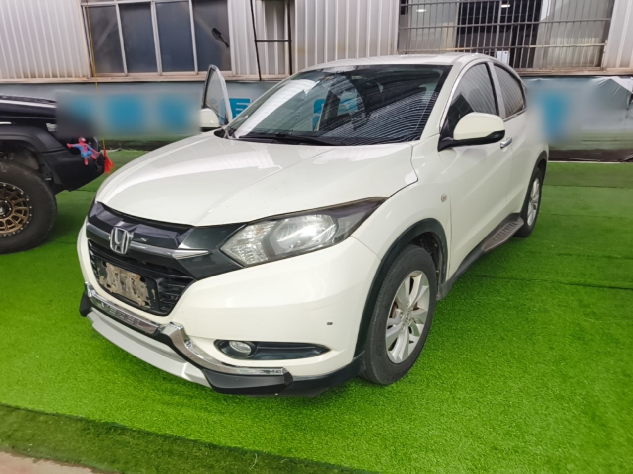 Vezel 2015 1.5L CVT RWD Comfort