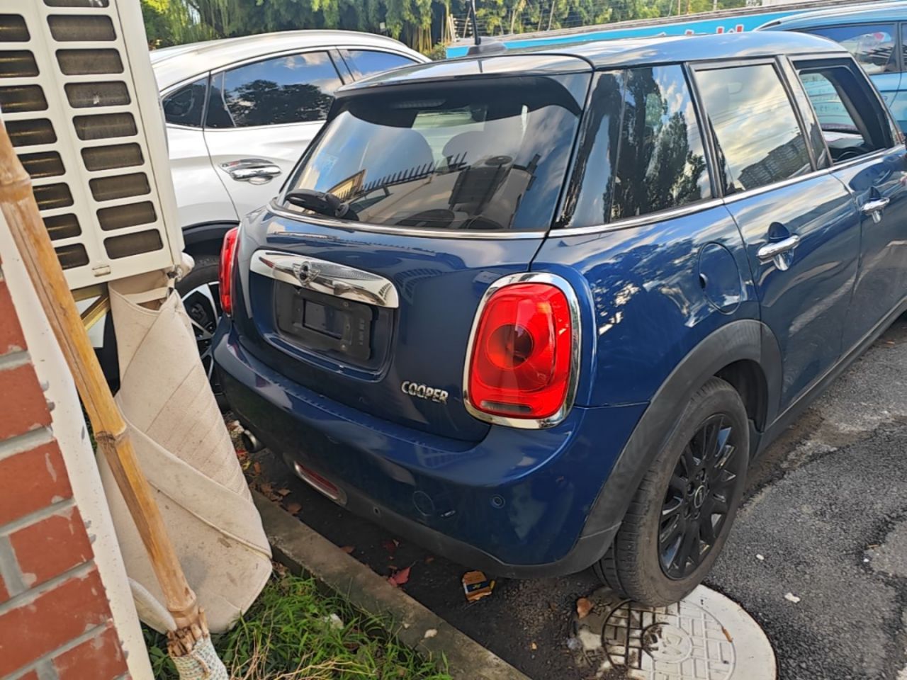2016 1.5T COOPER 5-Door photo 5