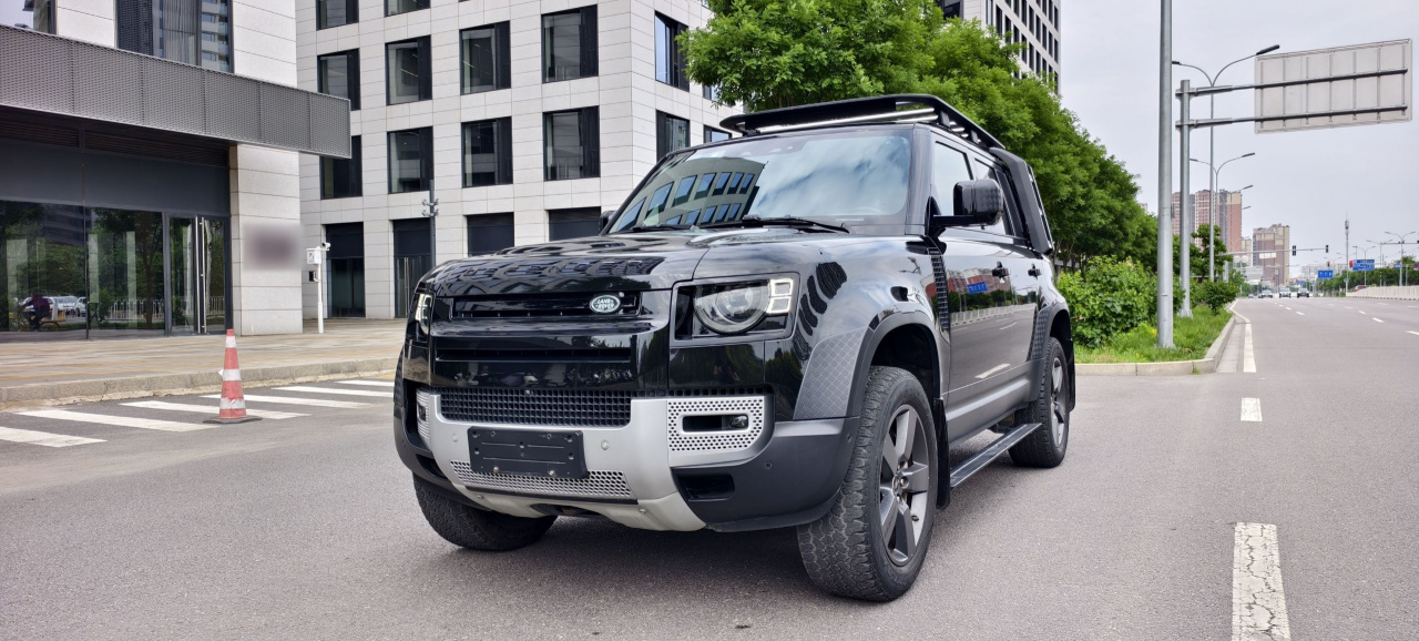 Defender 2021 110 P400 Special