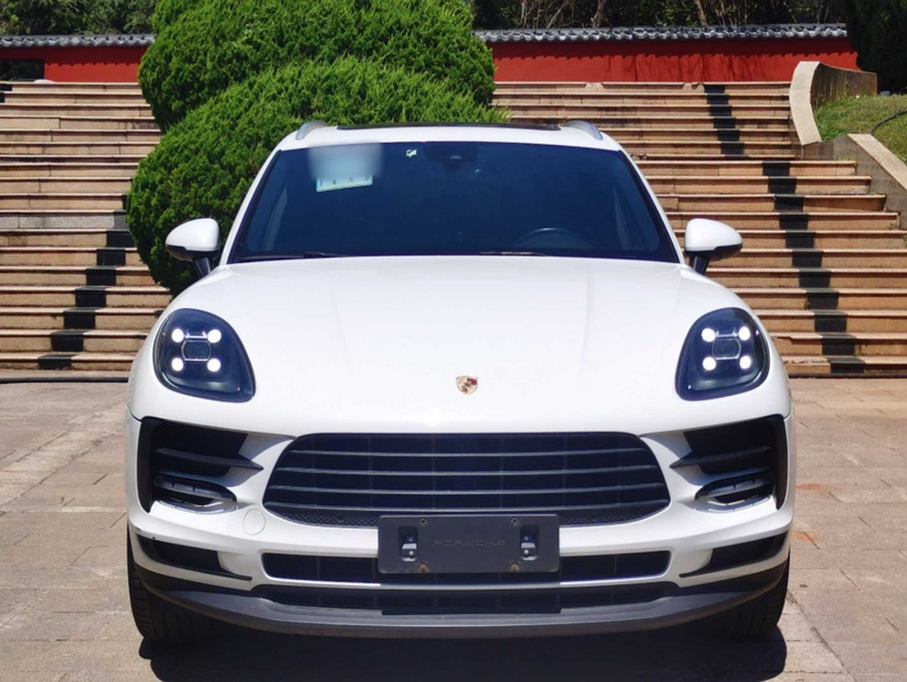2018 Macan 2.0T photo 2