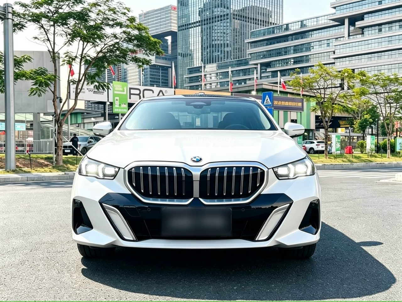 5 Series 2024 525Li M Sport Package photo 2