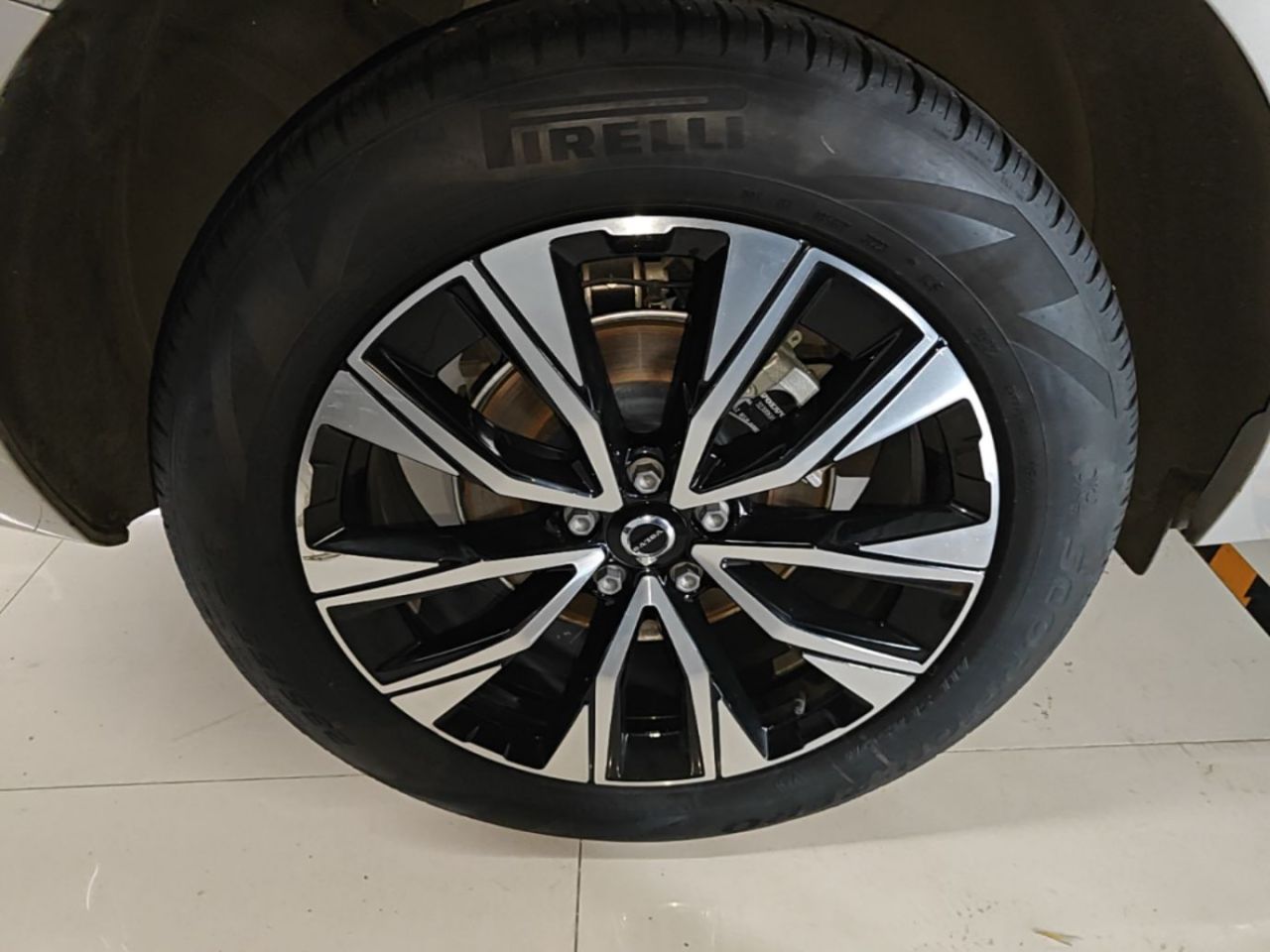 XC60 2024 B5 AWD Luxury photo 3