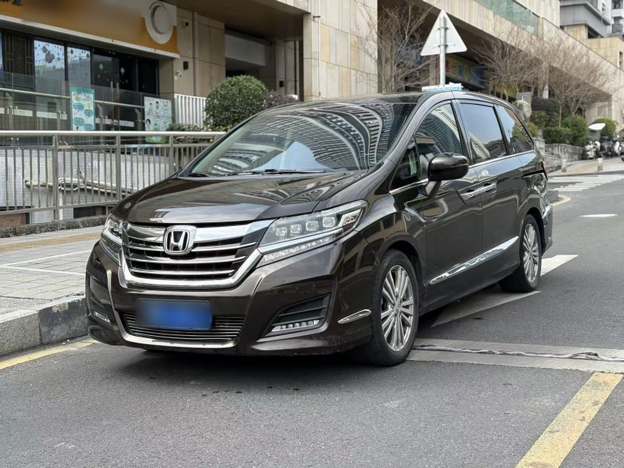 Elysion 2016 2.4L Luxury