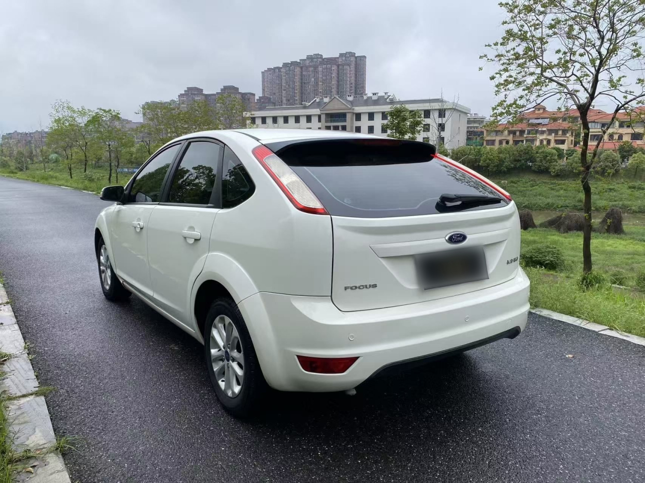 Focus 2013 Hatchback Classic 1.8L AT photo 4