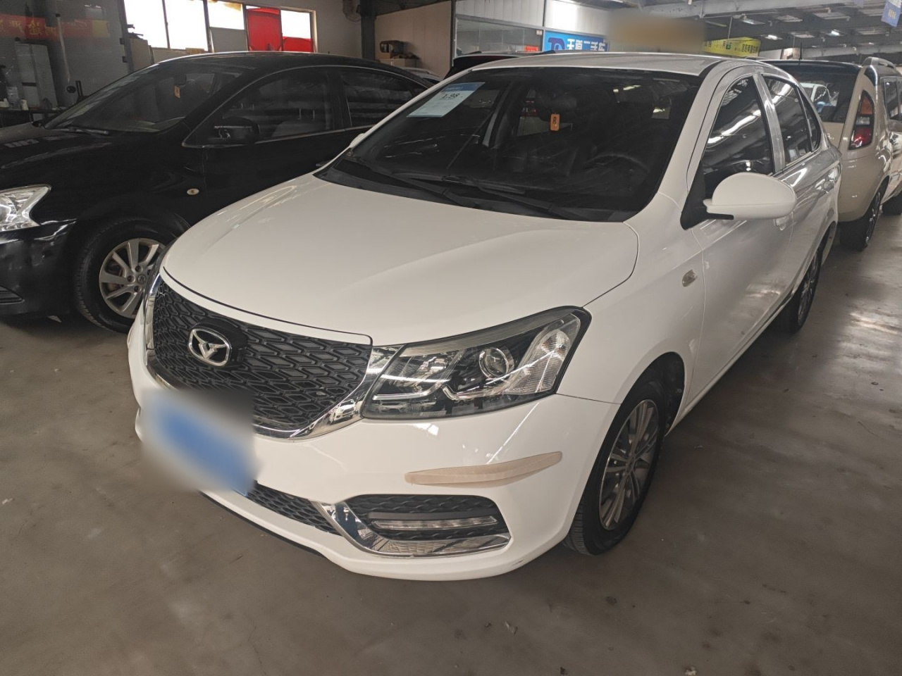 E3 2018 1.5L MT Luxury