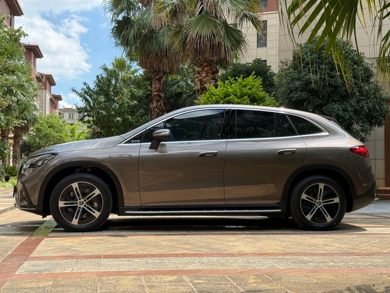 EQE SUV 2023 350 4MATIC photo 5