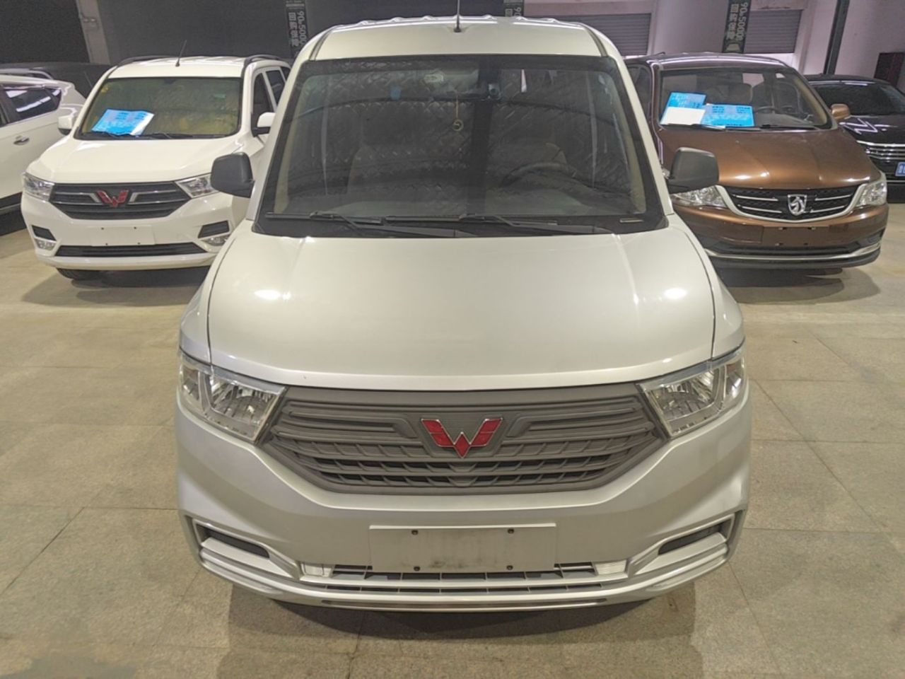 Wuling Hongguang V 2022 1.5L LAR photo 2