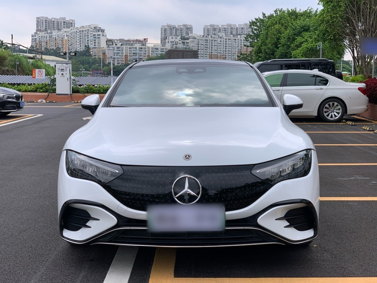 EQE 2022 350 Luxury photo 2