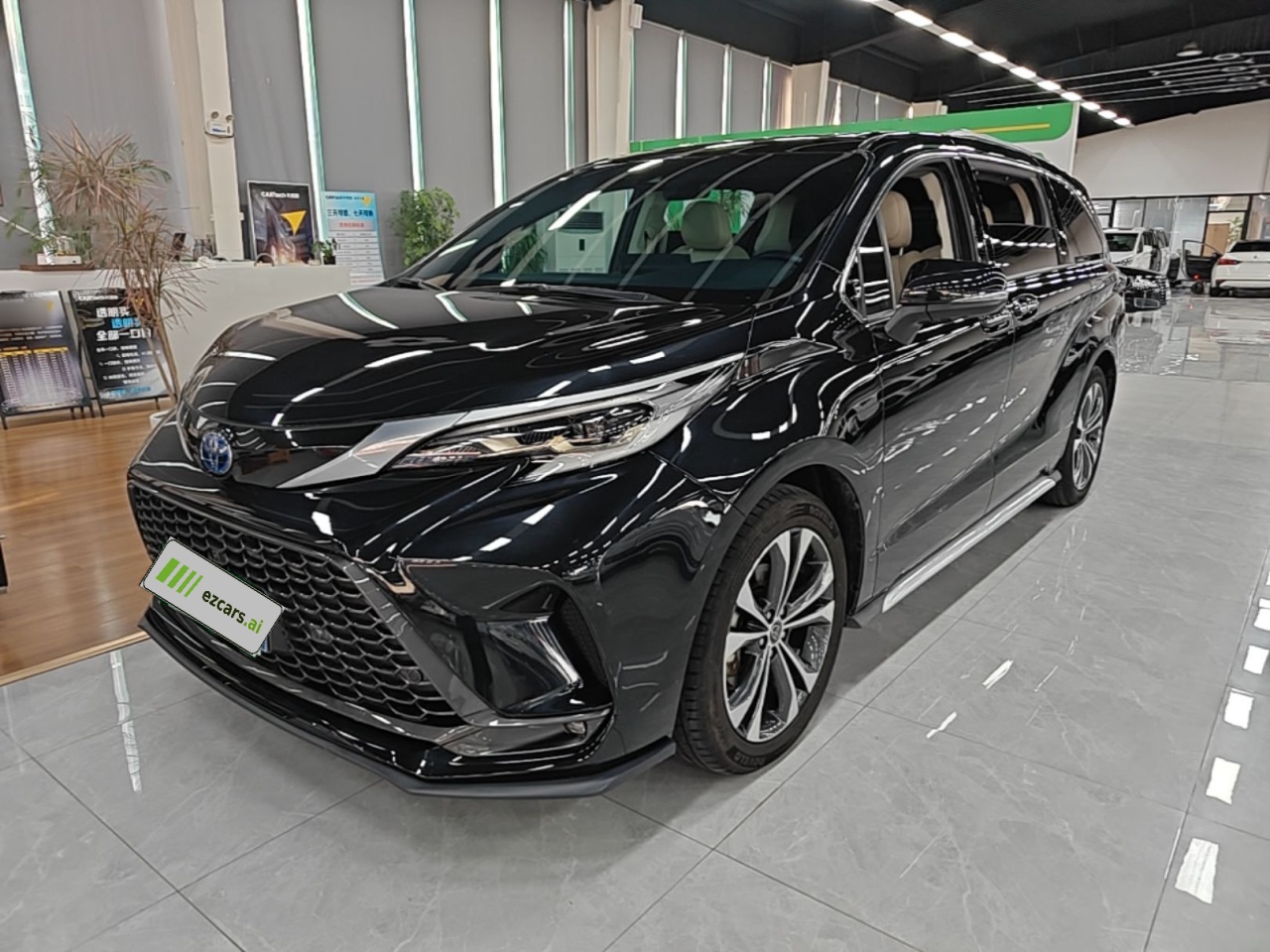 Granvia 2023 2.5L Hybrid Premium PLUS