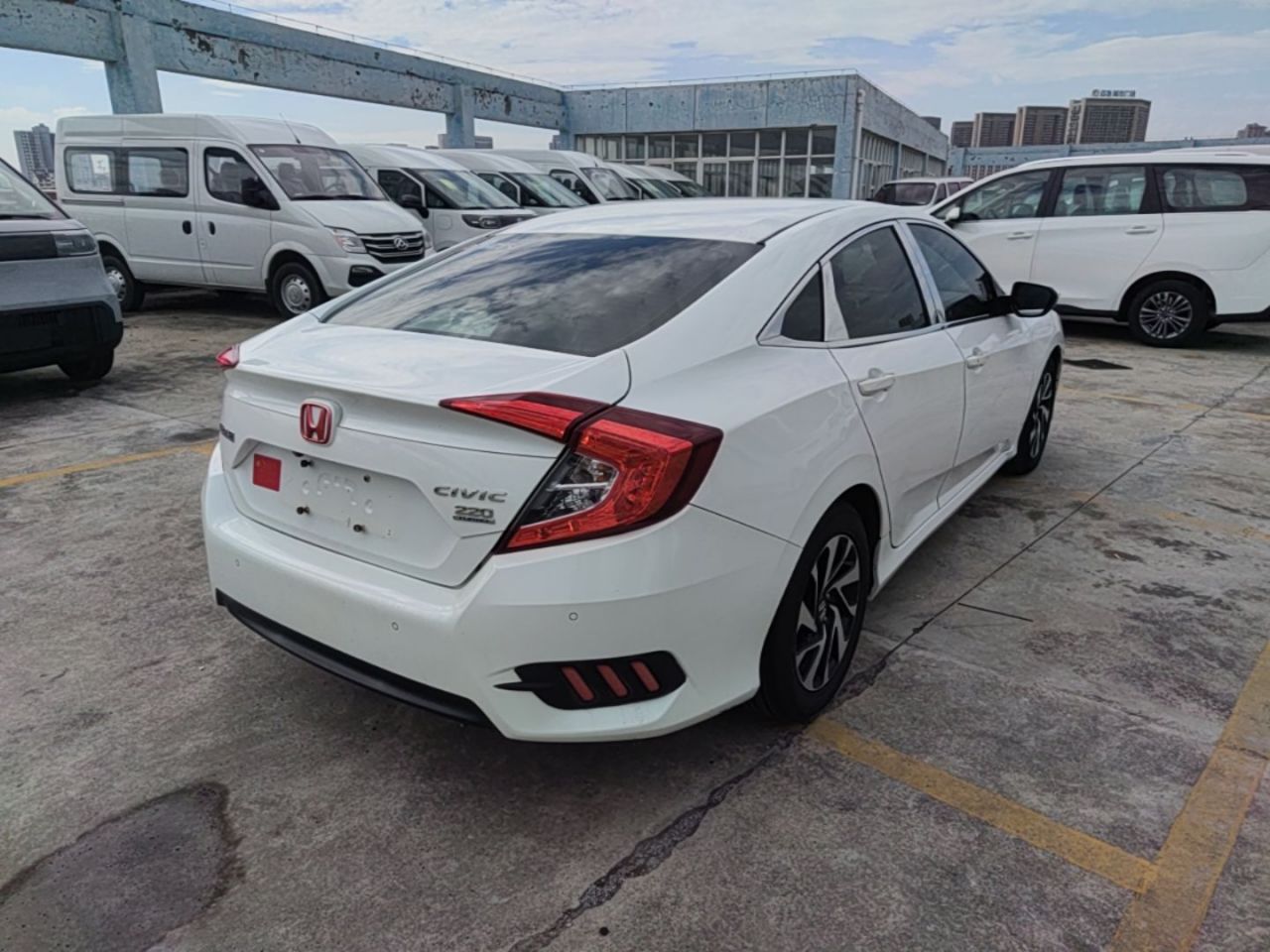 Civic 2016 220TURBO MT Luxury photo 4