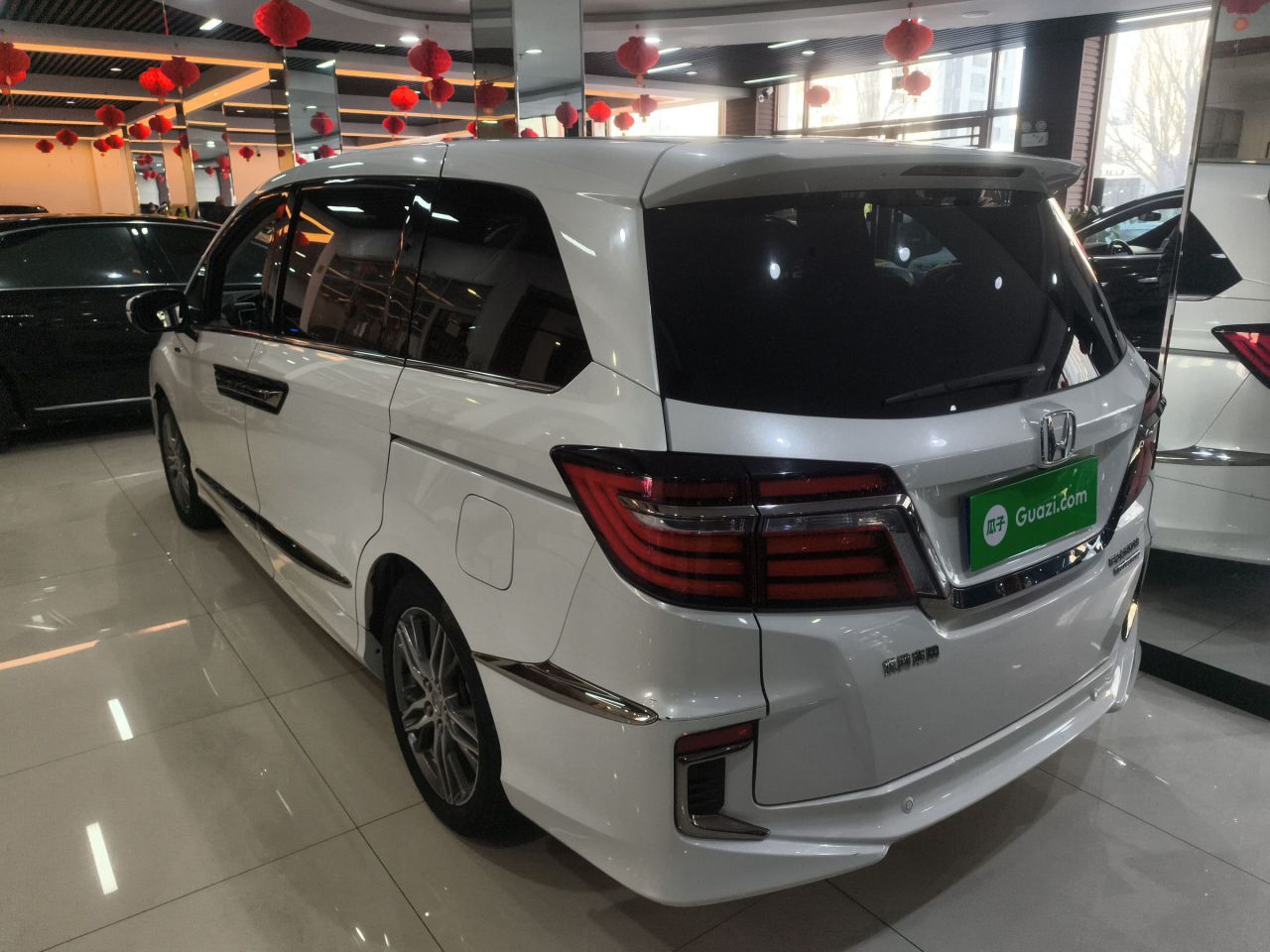 Elysion 2019 2.0L Hybrid Luxury photo 4