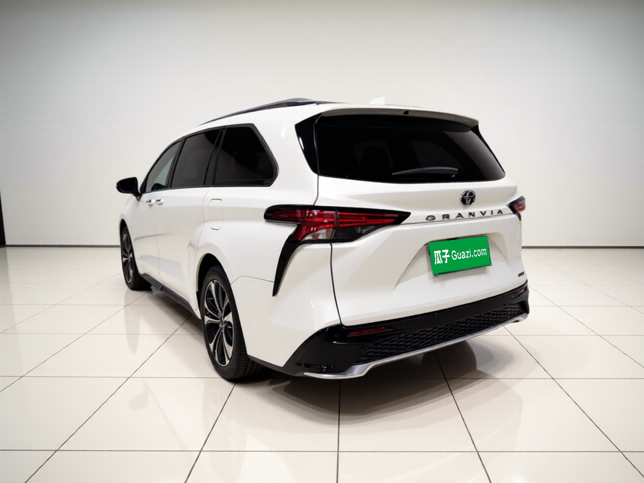 Granvia 2022 2.5L Hybrid Flagship photo 4