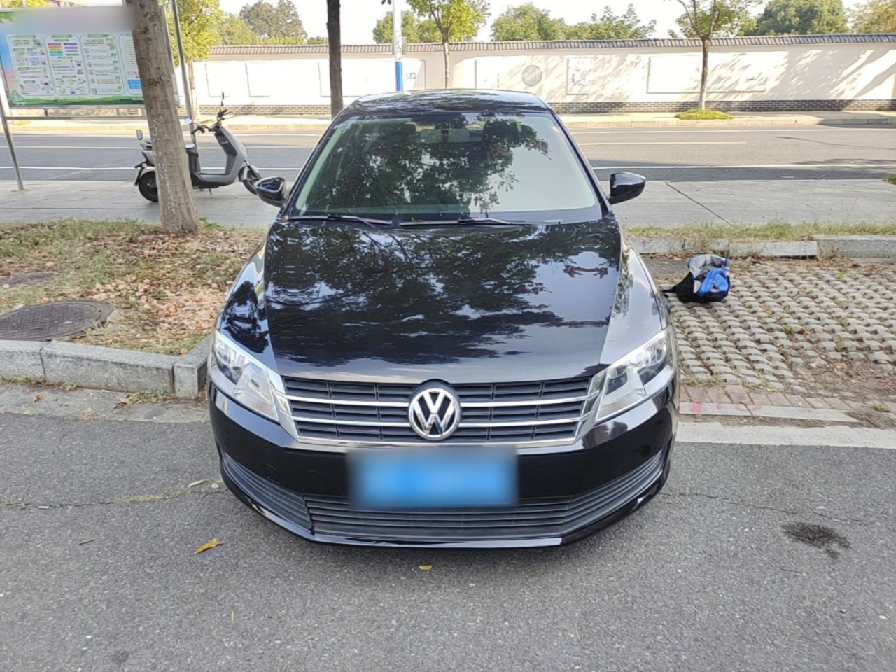 Lavida 2013 Facelift Classic 1.6L AT photo 2