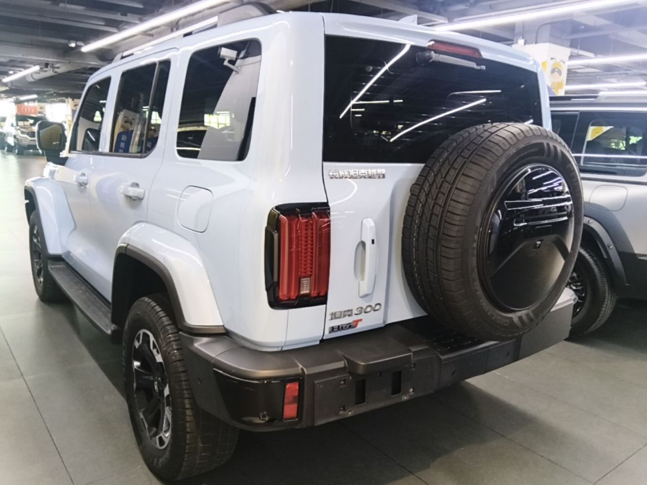 300 EV 2024 Hi4-T photo 4