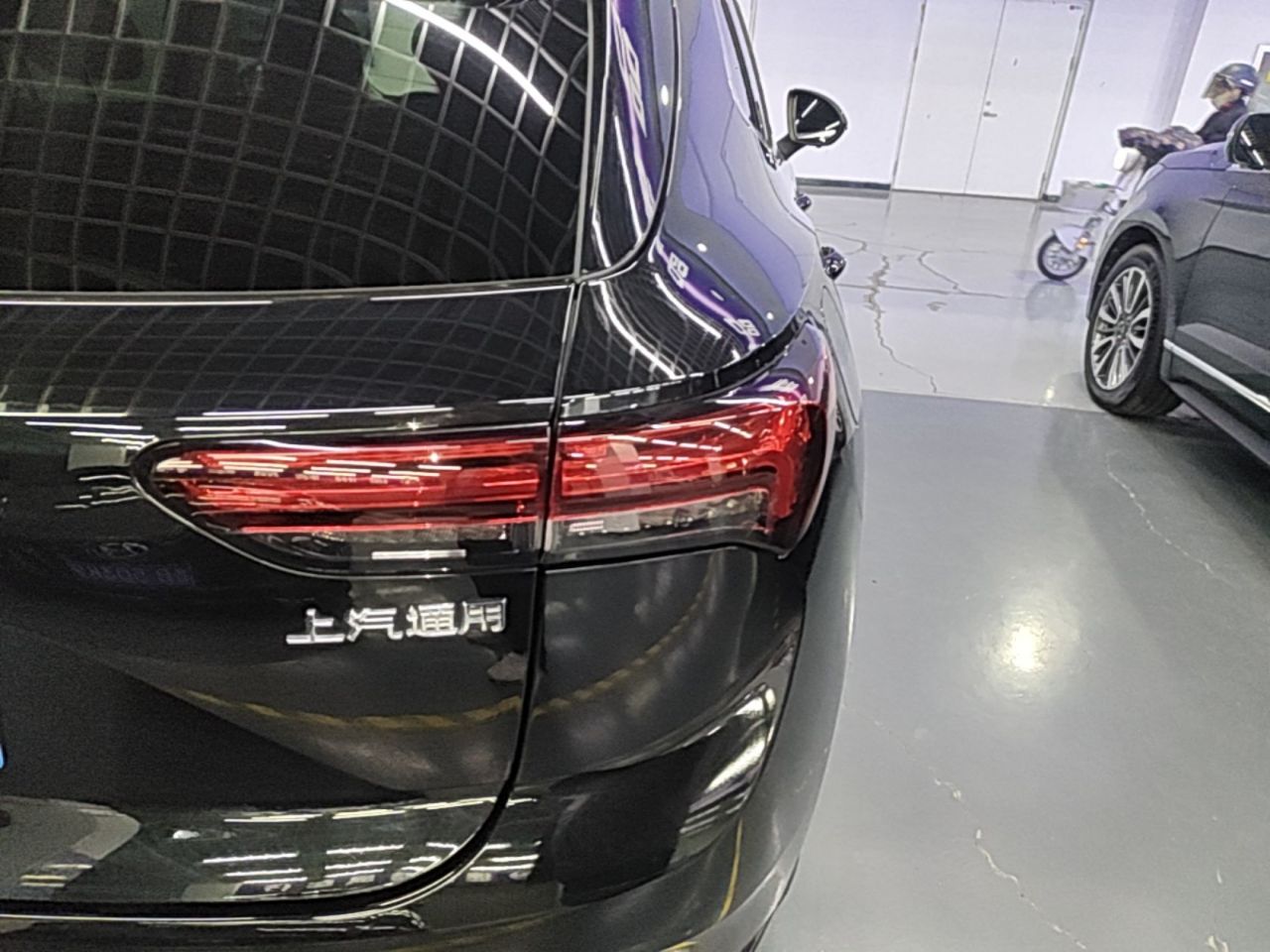 2023 Envision S 652T RWD Luxury photo 2