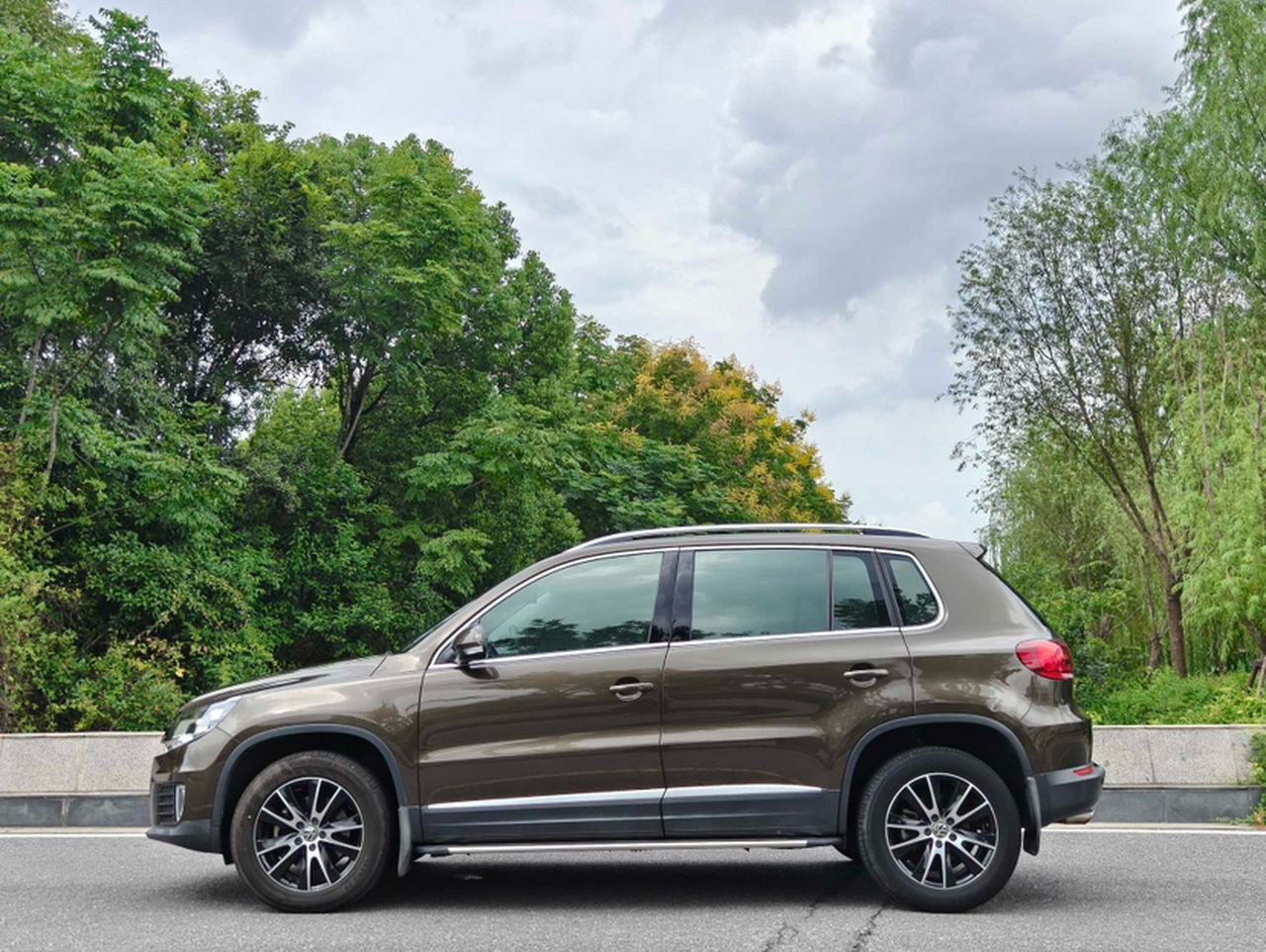Tiguan 2015 1.8TSI AT RWD Luxury photo 3