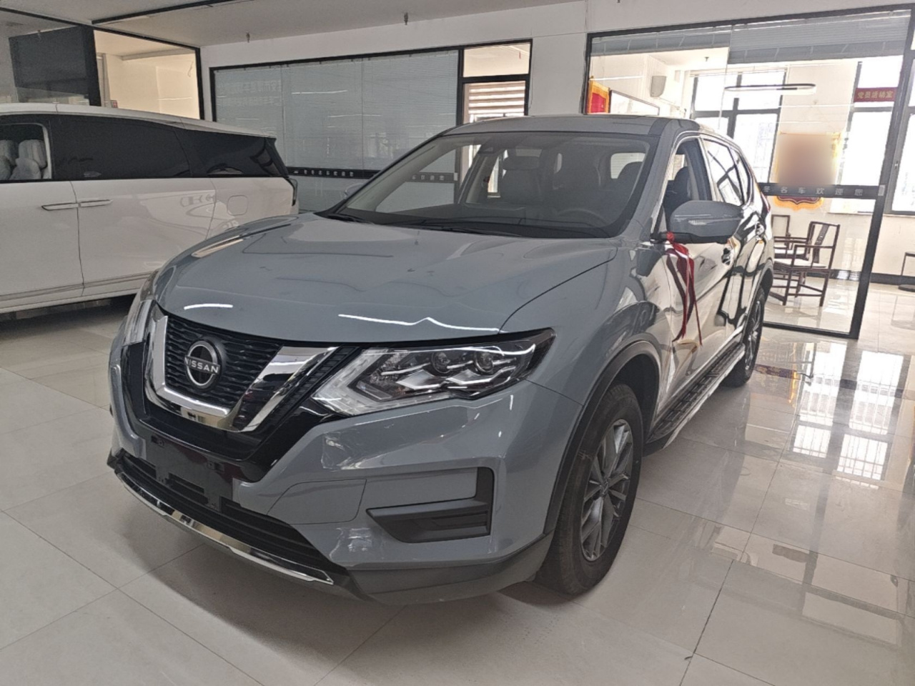 X-Trail 2025 2.0L RWD Leading
