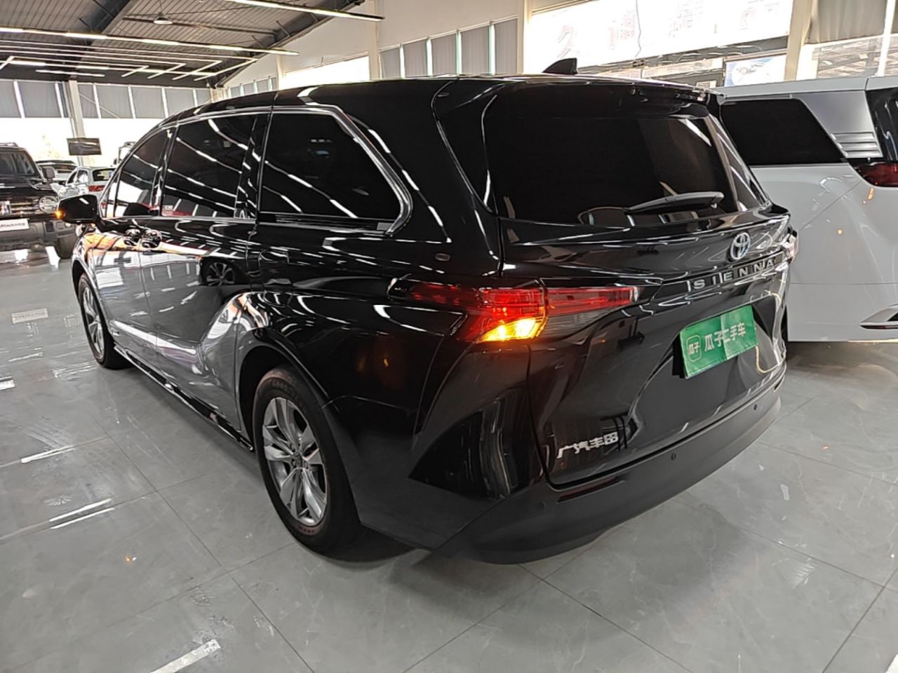 Sienna 2023 2.5L Hybrid Comfort photo 4