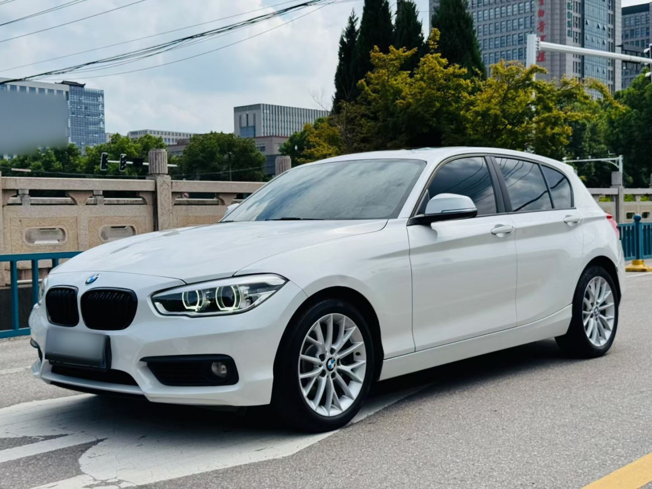 1 Series Imported 2015 120i Leading