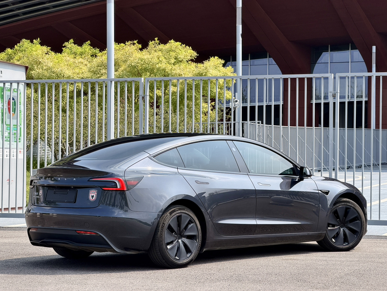 Model 3 2023 RWD photo 3