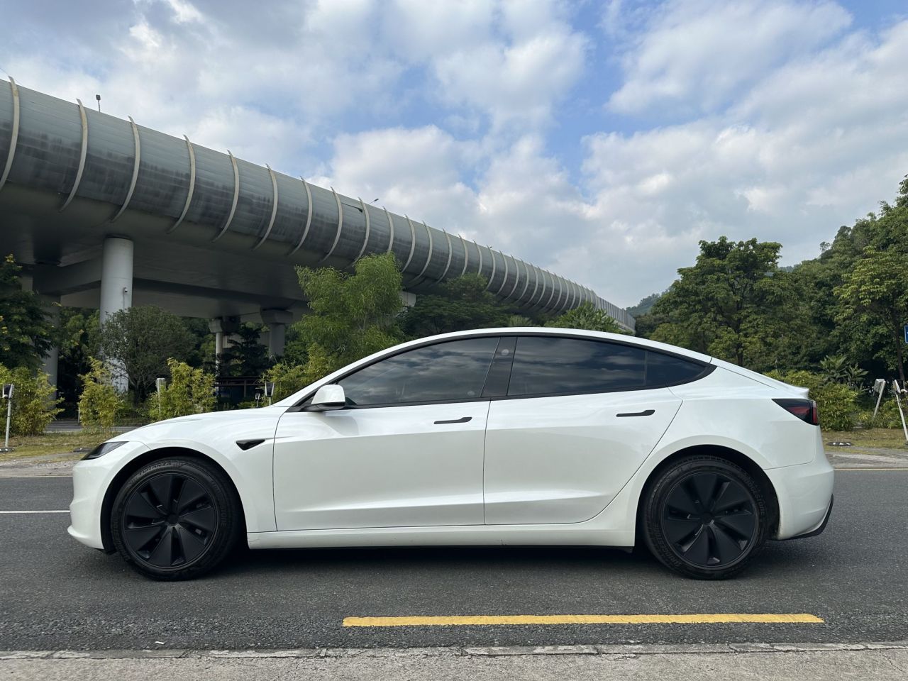 Model 3 2025 RWD photo 4