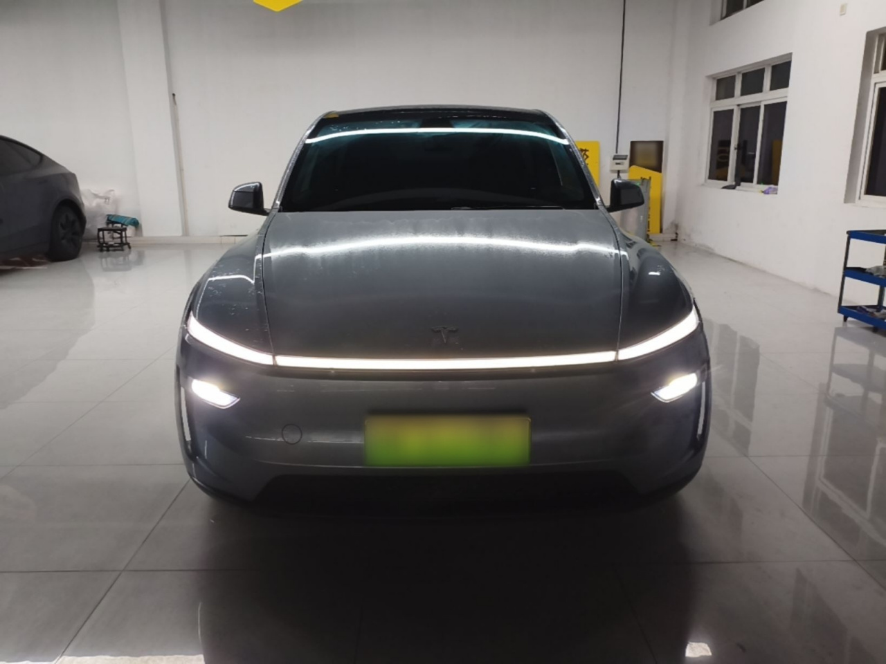 Model Y 2025 RWD photo 2