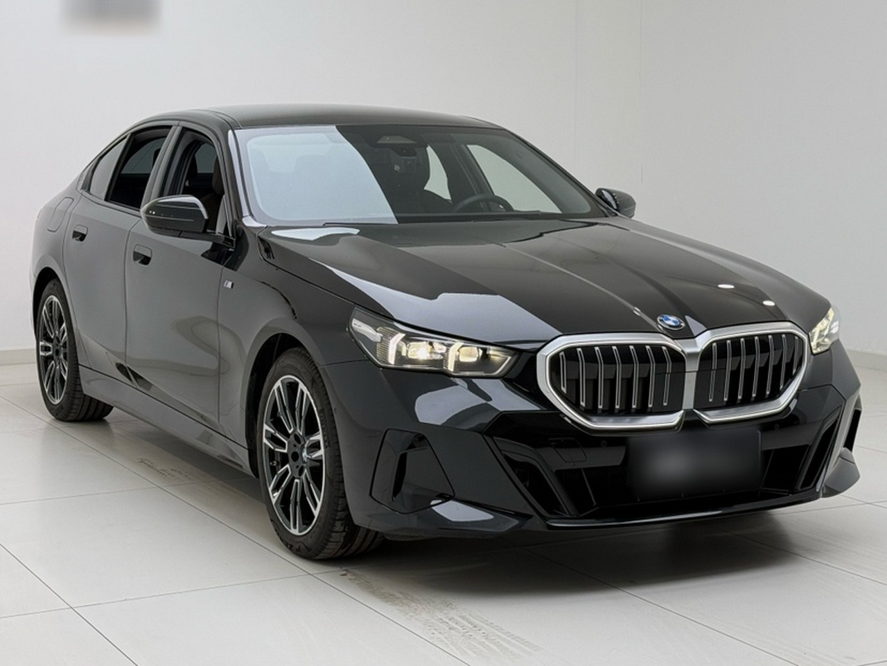 5 Series Imported 2024 525i M Sport Package photo 3