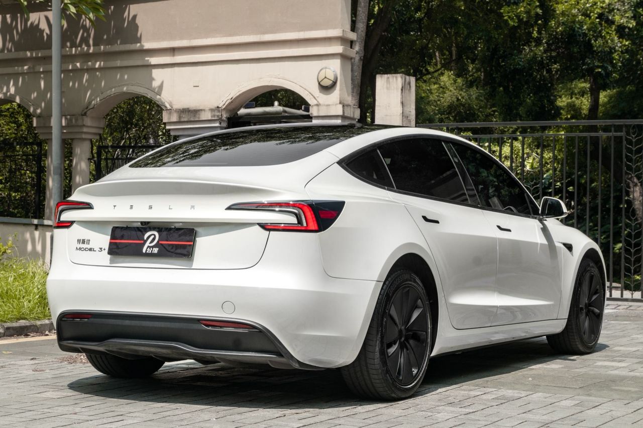 Model 3 2025 Long Range RWD photo 4