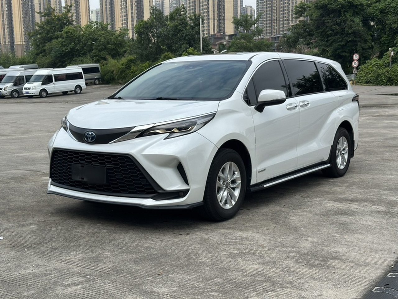 Granvia 2023 2.5L Hybrid Comfort photo 4
