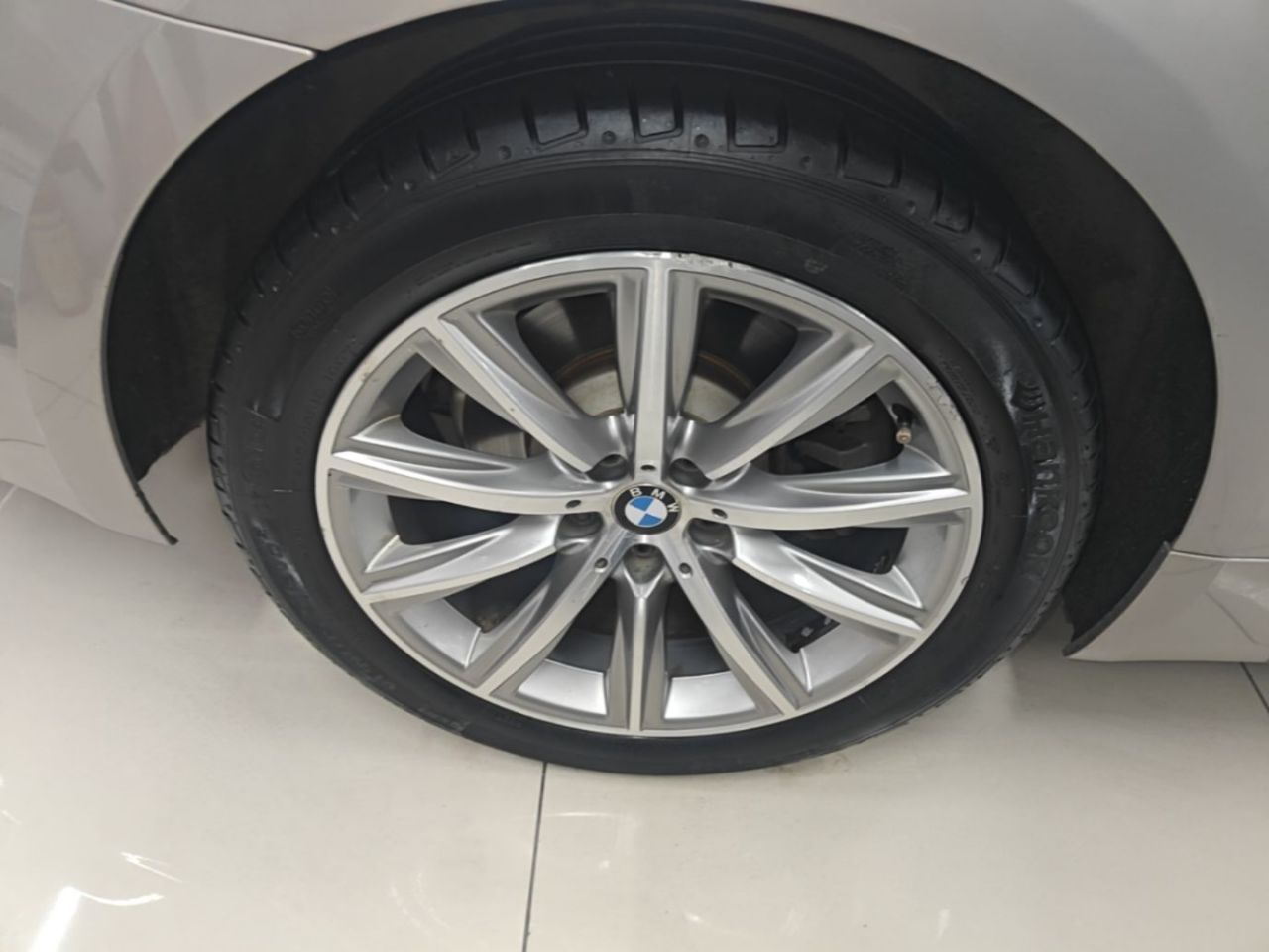 5 Series 2018 528Li Special photo 3