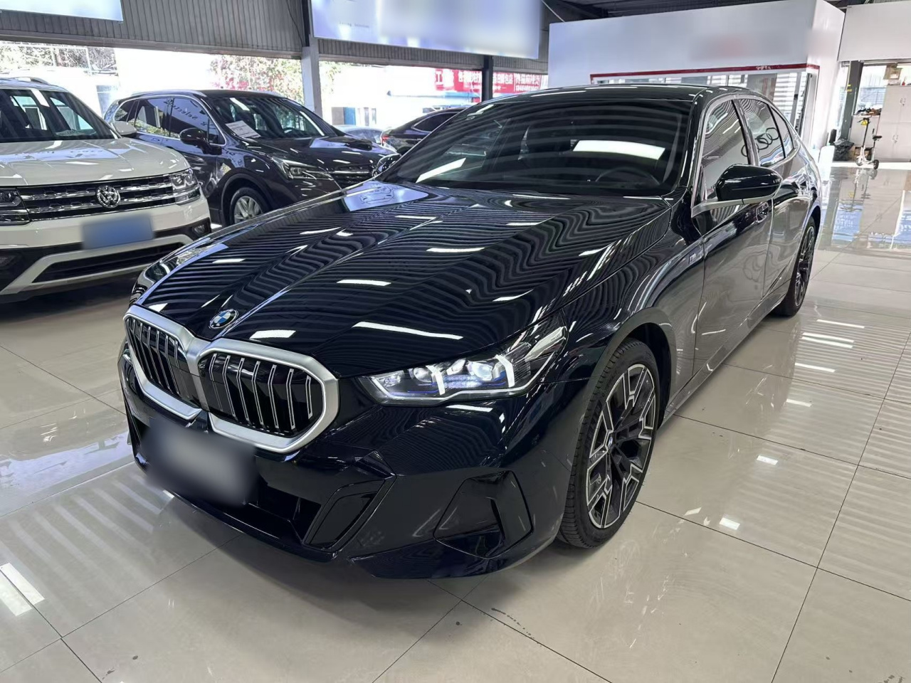 5 Series 2025 530Li Exclusive M Sport Package