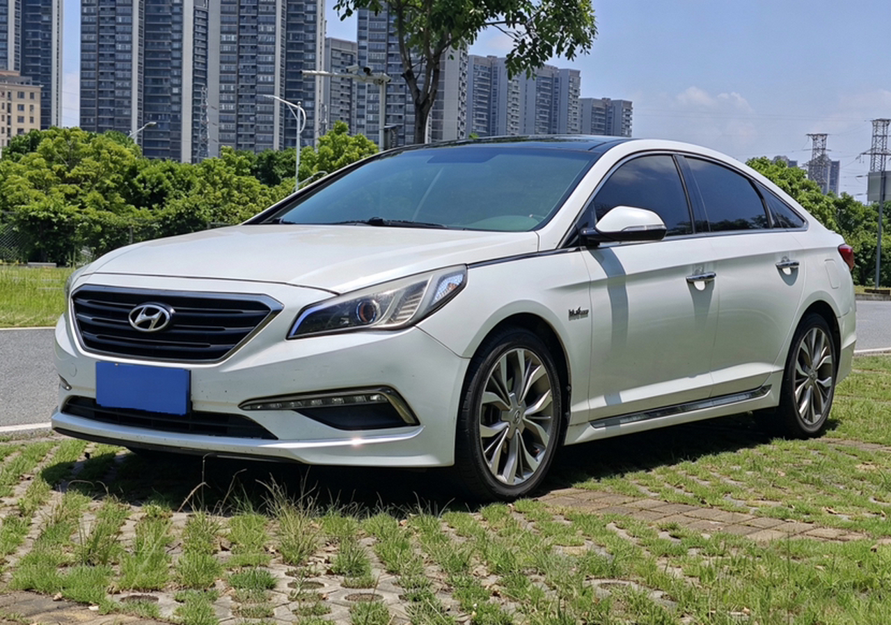 Sonata 2015 1.6T GLX Leading