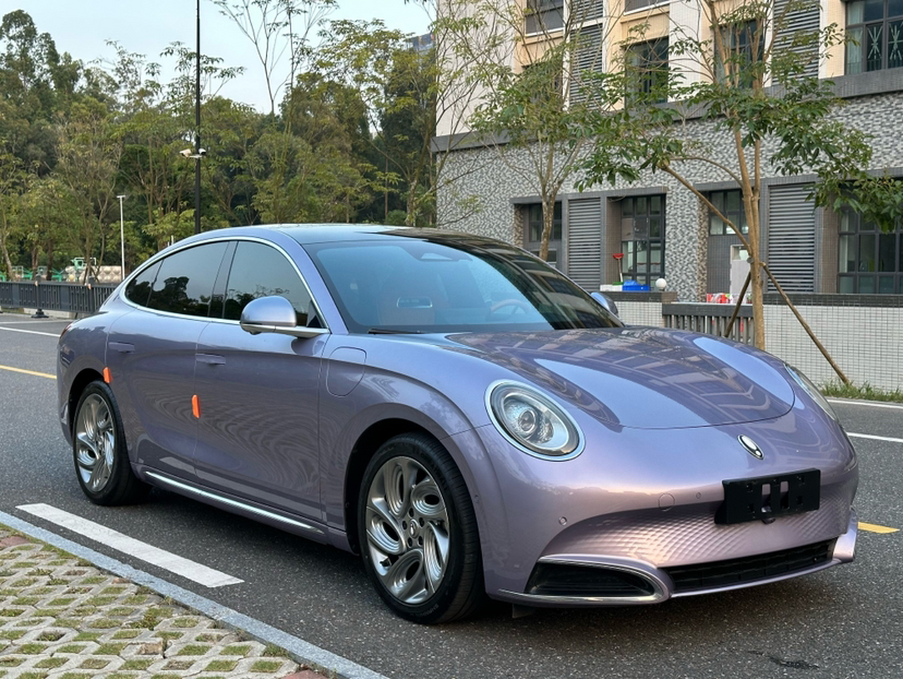 2022 555km Premium photo 5