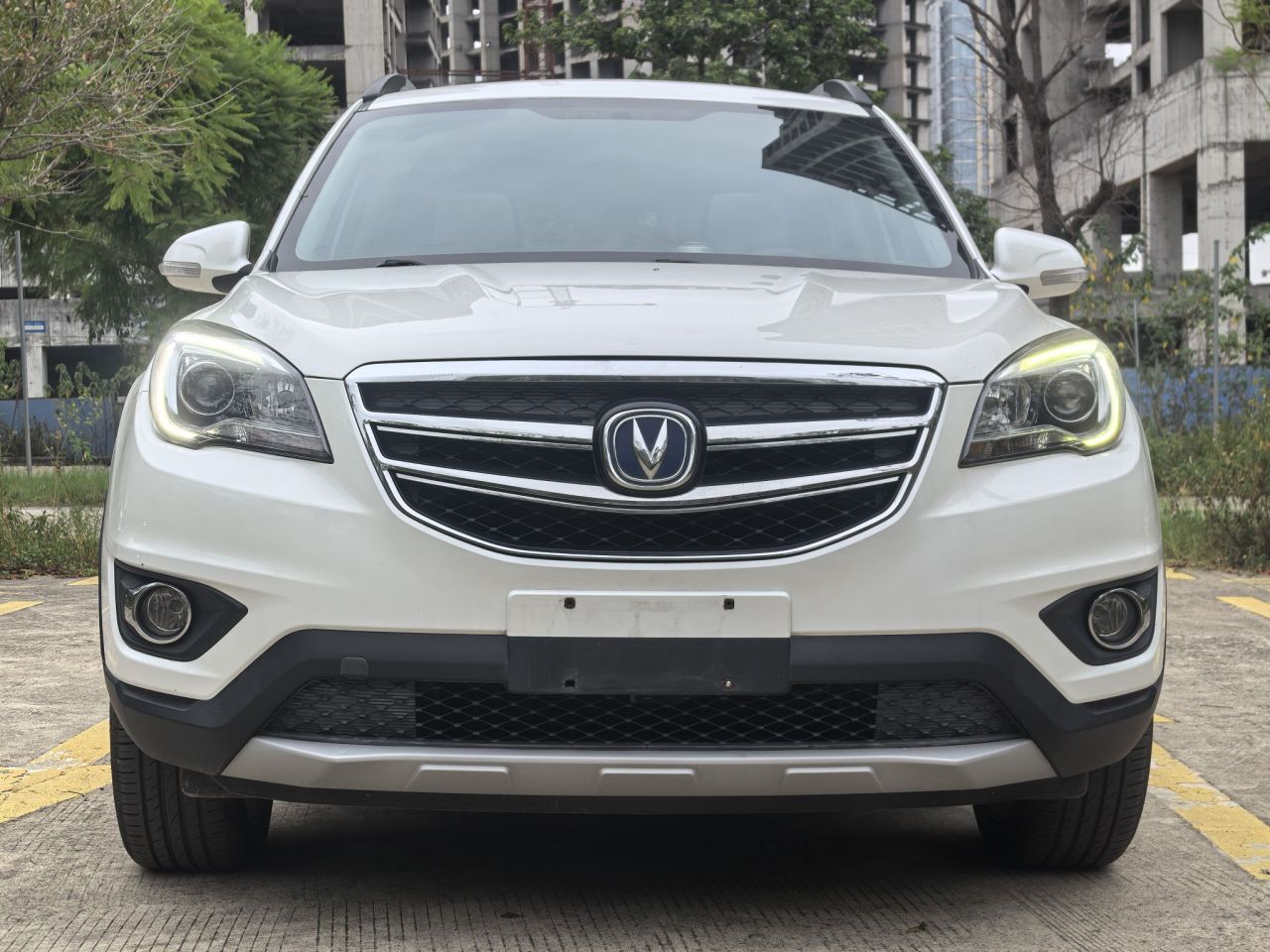 CS35 2017 1.6L MT Luxury photo 2