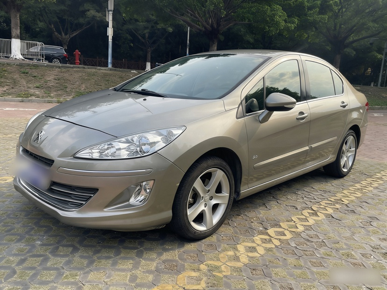 408 2013 2.0L AT Comfort
