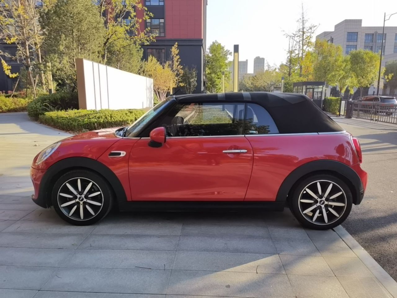 2018 1.5T COOPER CABRIO photo 4