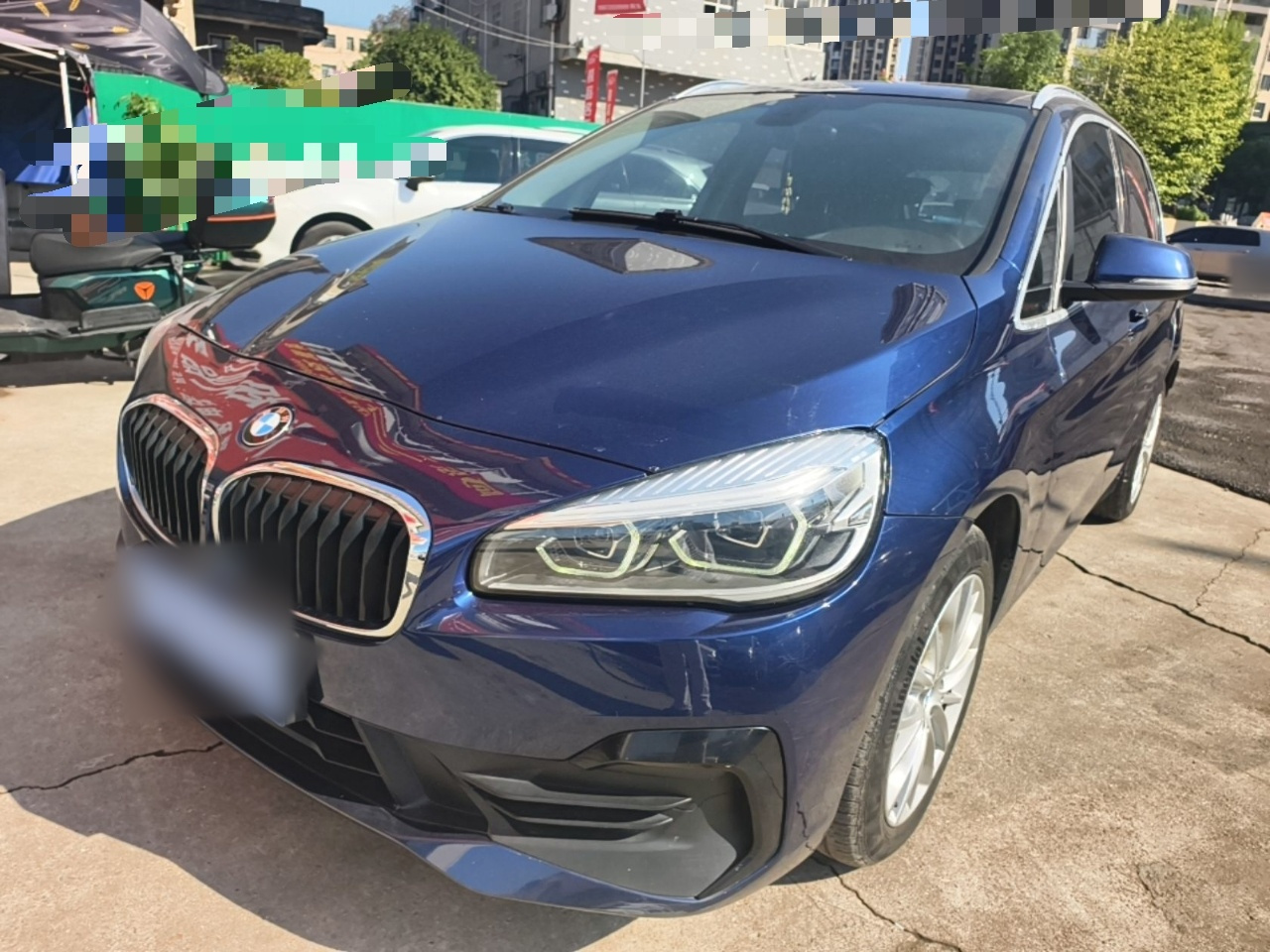 2 Series Wagon 2018 218i Leading