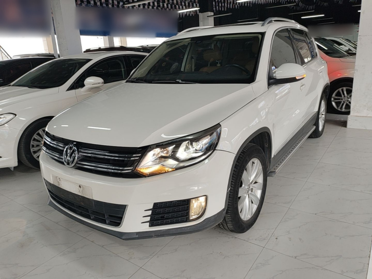 Tiguan 2015 1.8TSI AT AWD Luxury