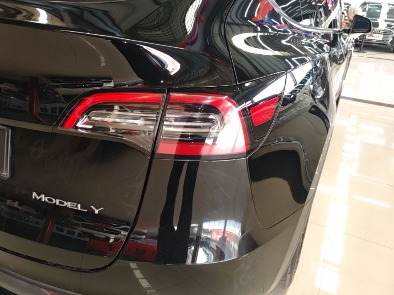 Model Y 2023 RWD photo 2