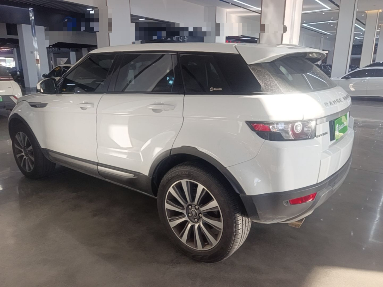 Range Rover Evoque 2015 2.0T 5-Door photo 4